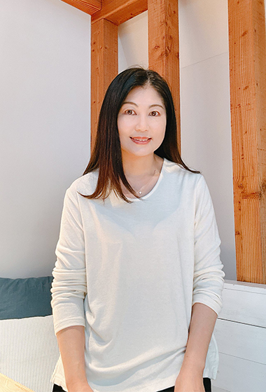 B26.冬季百搭大圓領開衩上衣