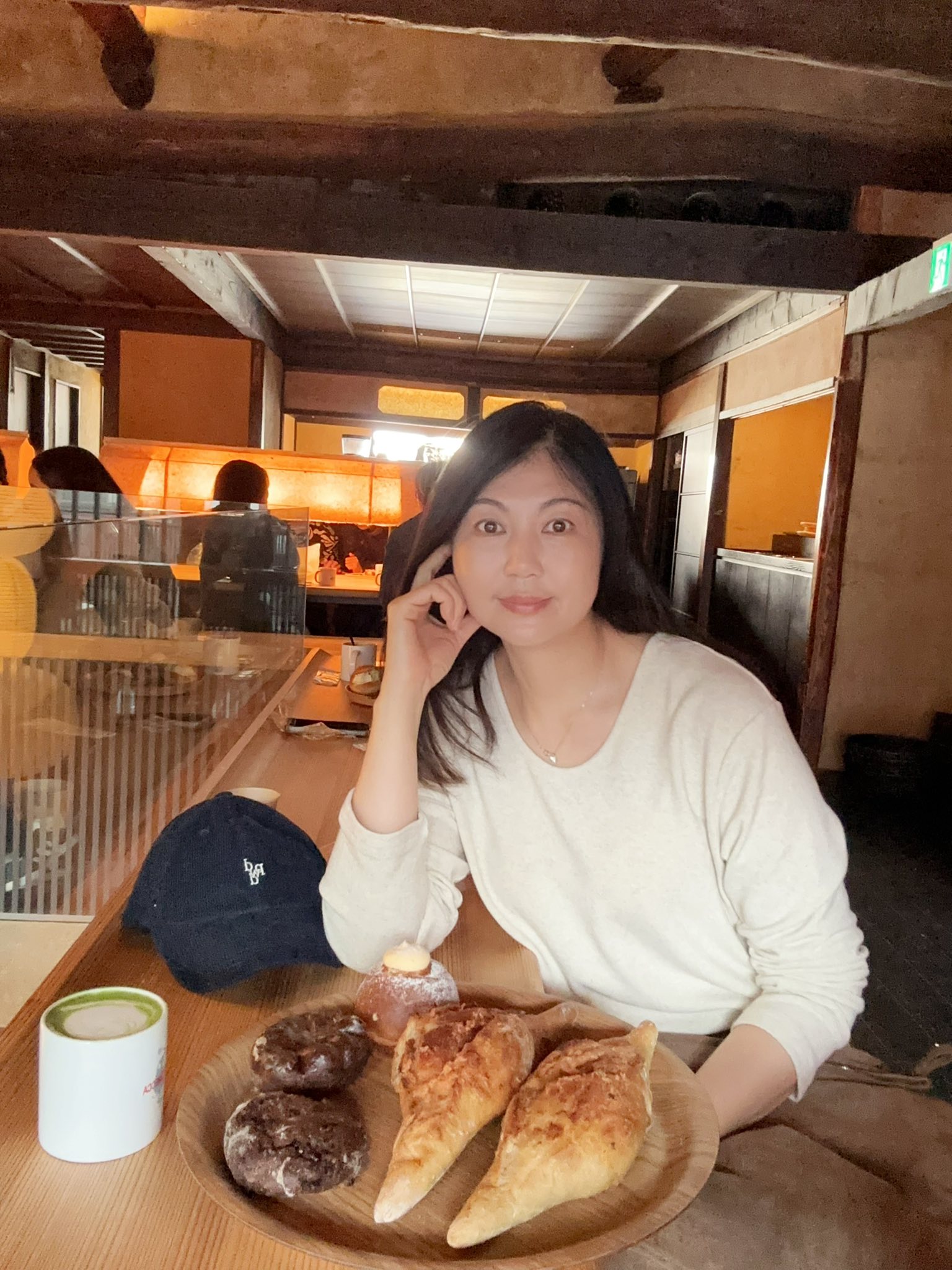 B26.冬季百搭大圓領開衩上衣