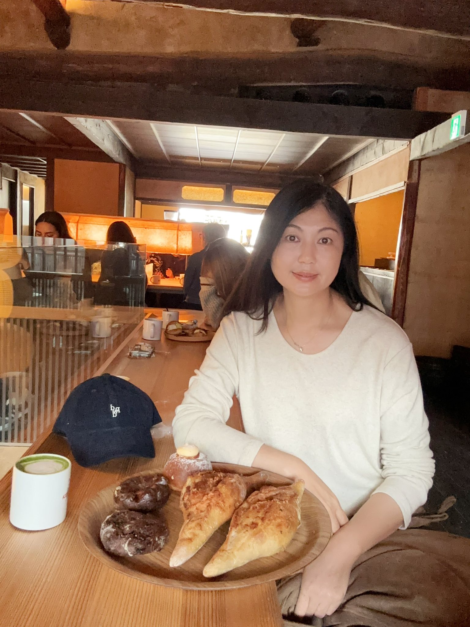 B26.冬季百搭大圓領開衩上衣