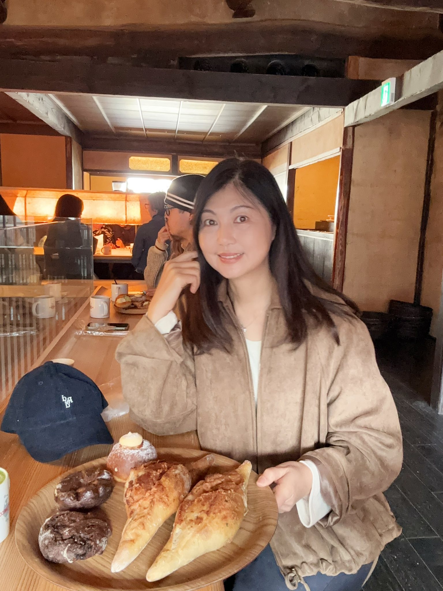 B26.冬季百搭大圓領開衩上衣