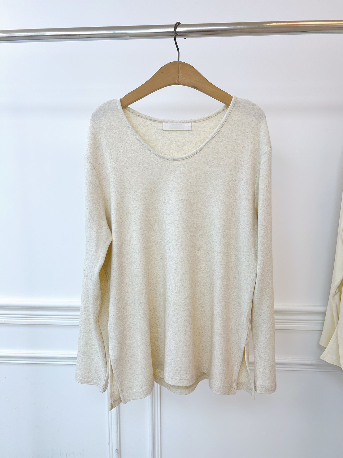 B26.冬季百搭大圓領開衩上衣