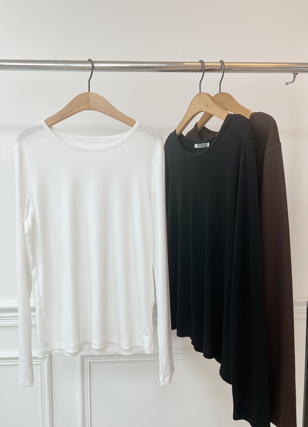 A112.女孩秋冬必備大圓領長袖素TEE