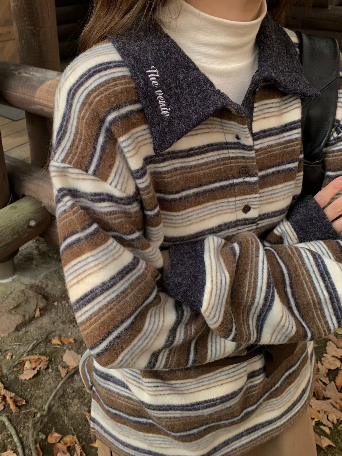 A68.復古女孩POLO領彩色條紋毛料上衣