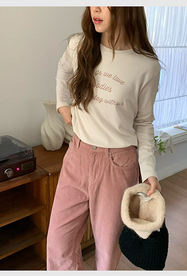 A69.日常莫蘭迪英文草寫TEE