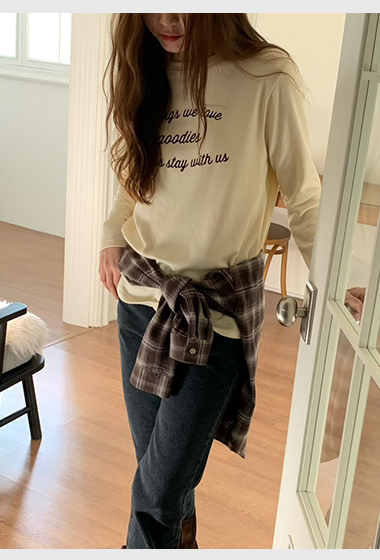 A69.日常莫蘭迪英文草寫TEE