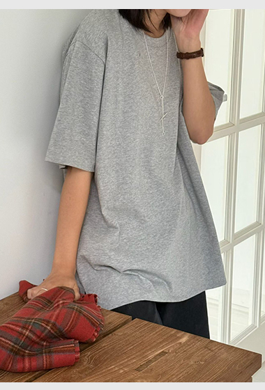 B05.基本長版素色小開衩TEE