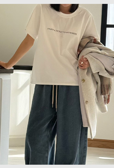 B04.舒適磨毛英文小字短袖TEE