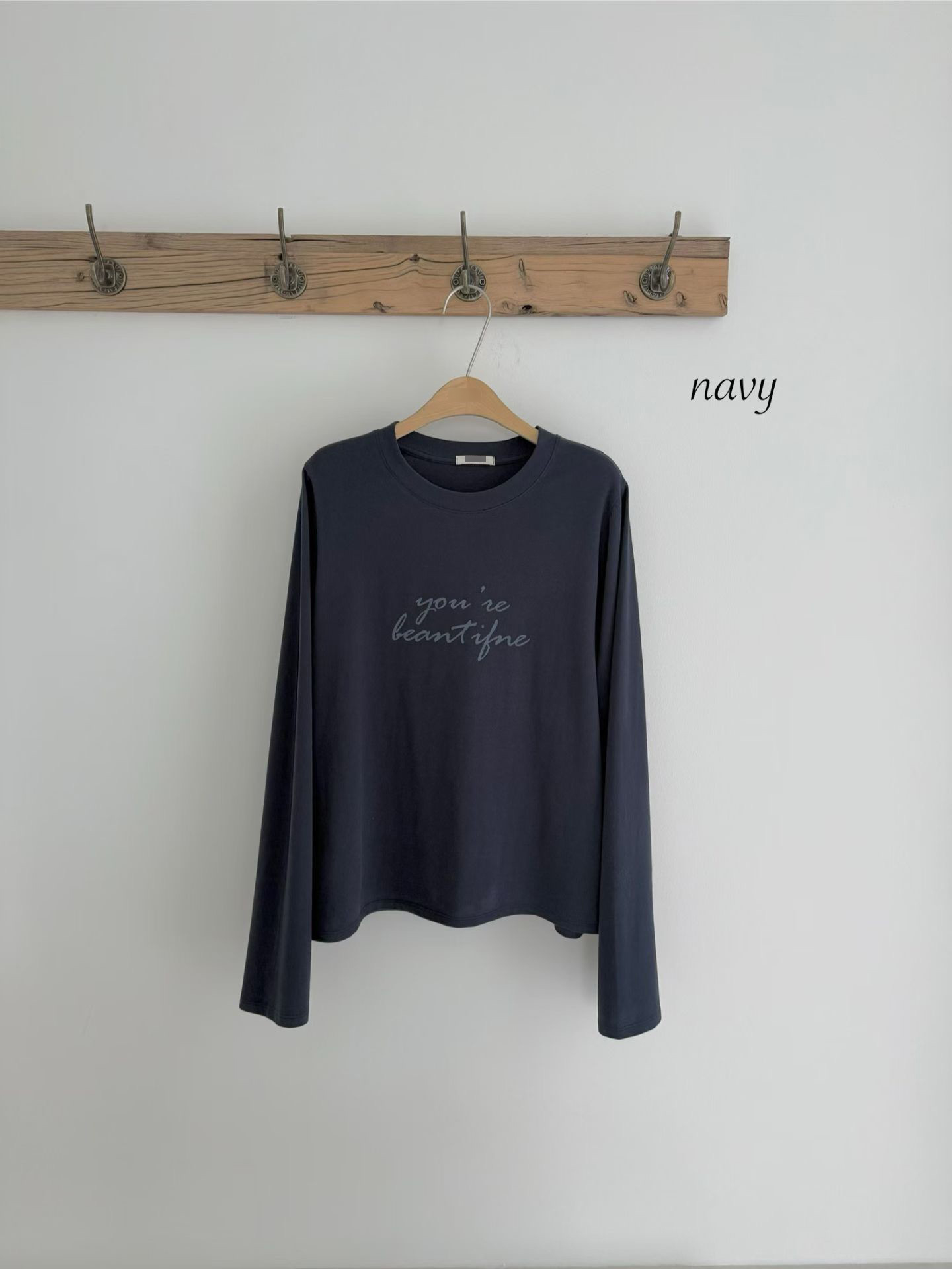 B06.日常冬季英文草寫TEE