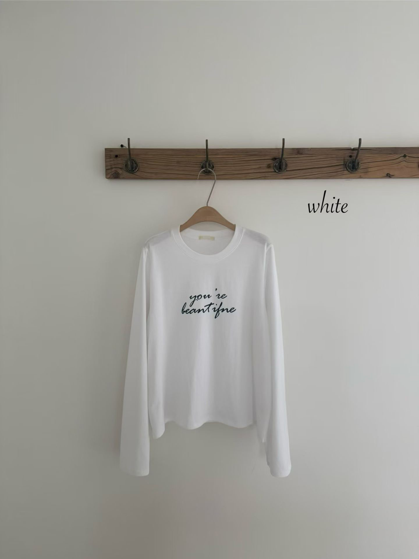 B06.日常冬季英文草寫TEE