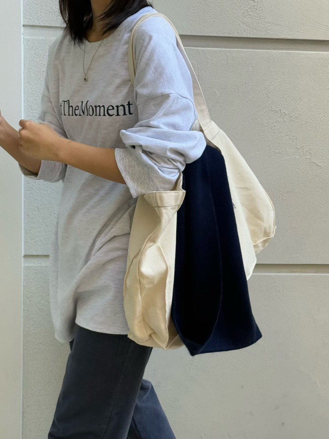 B13.AT The Moment長版TEE