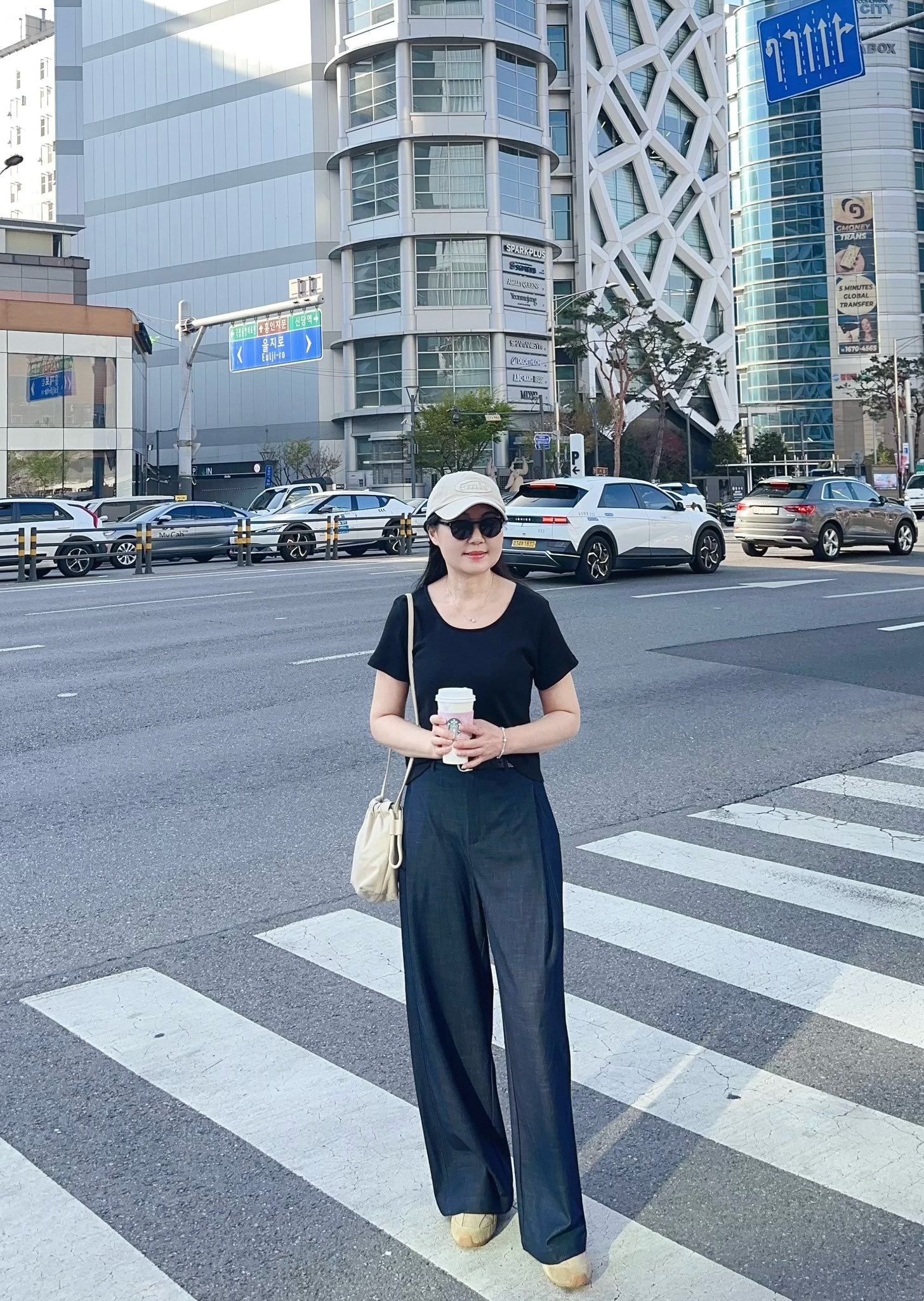 B47.舒適大圓領彈性短袖TEE