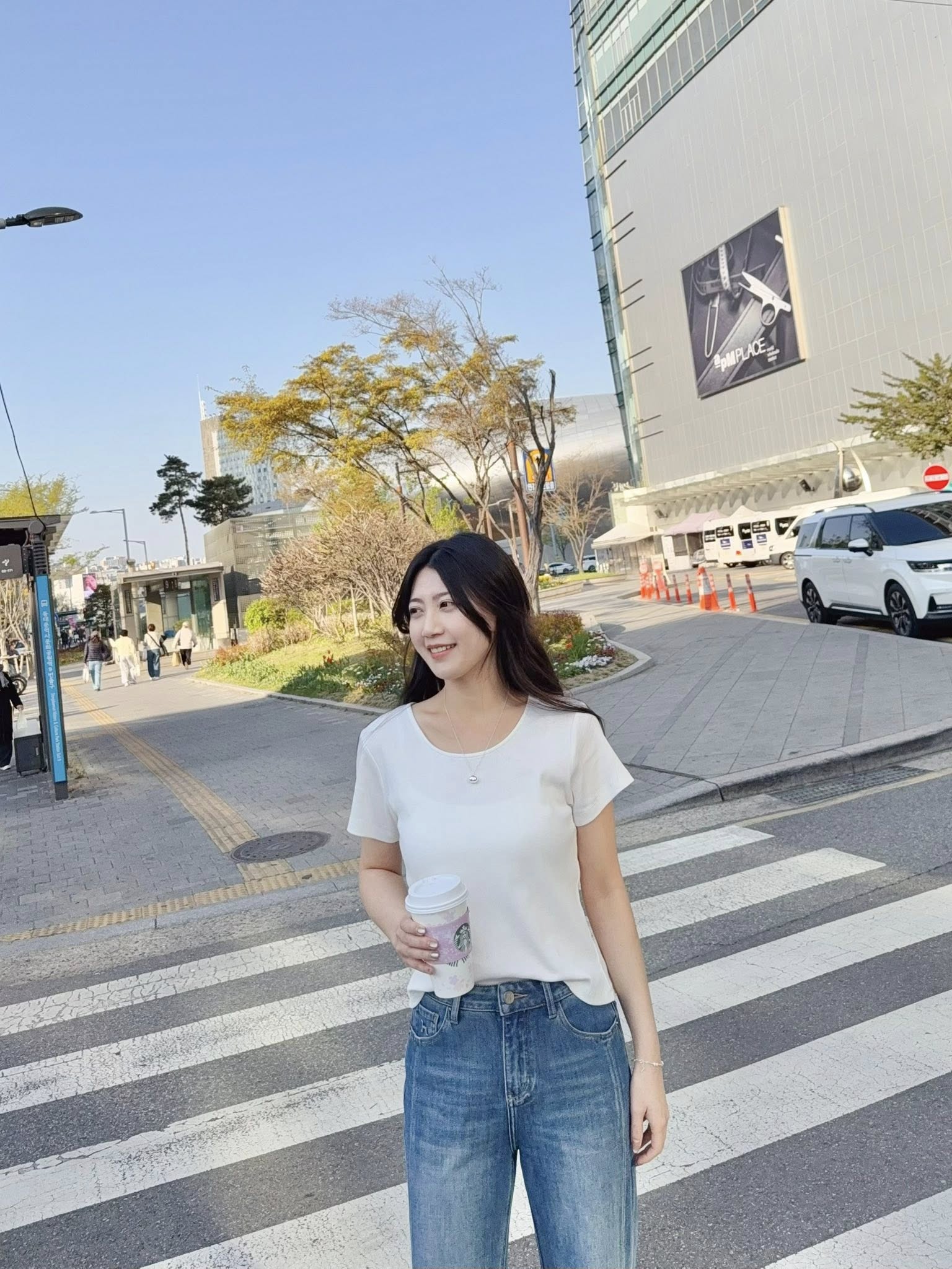 B47.舒適大圓領彈性短袖TEE