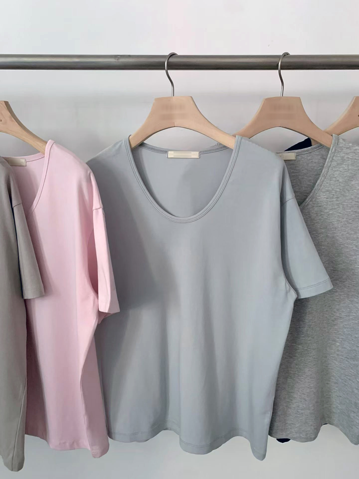 B58.糖果女孩U領彈Q素色TEE