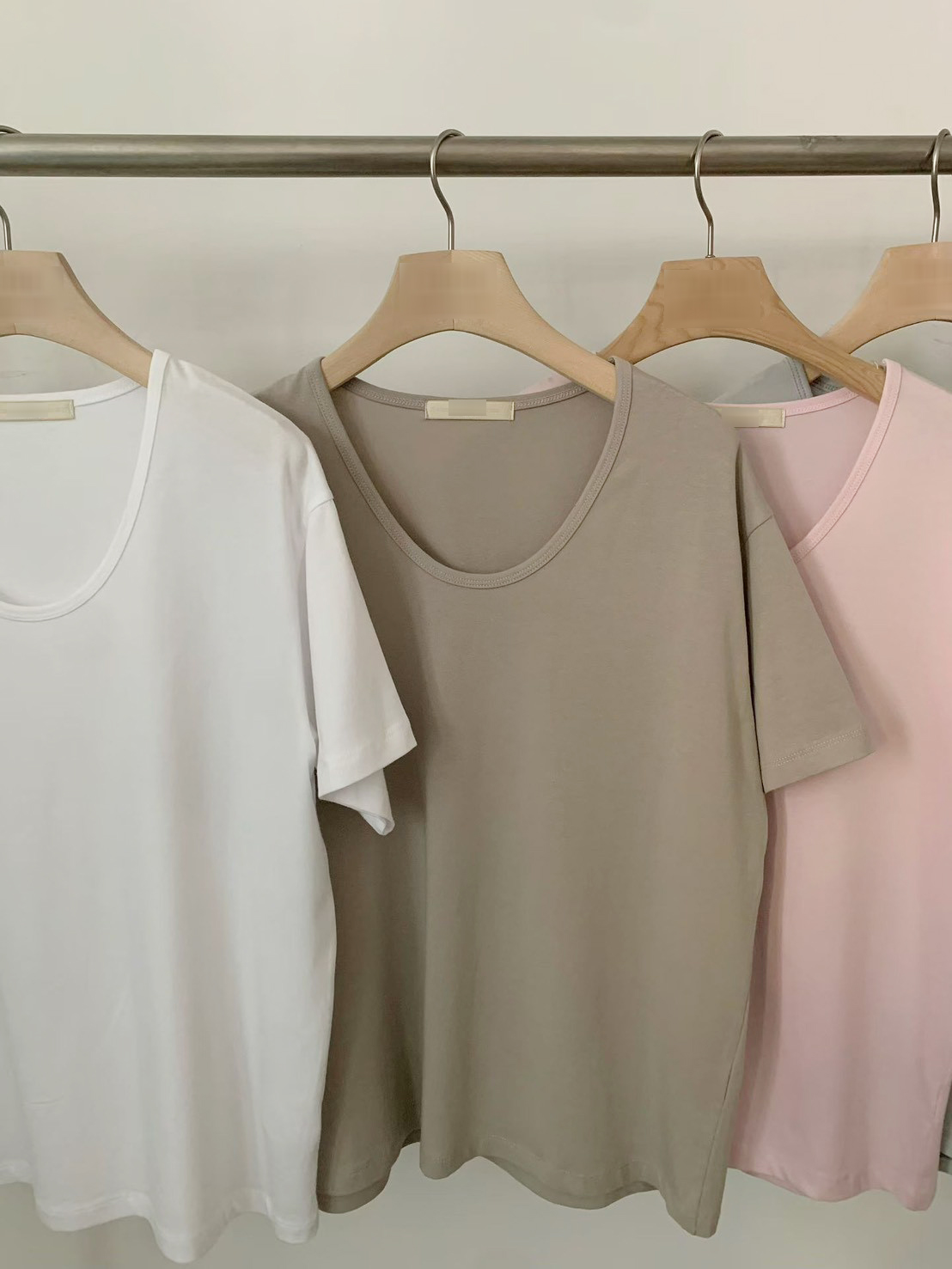 B58.糖果女孩U領彈Q素色TEE