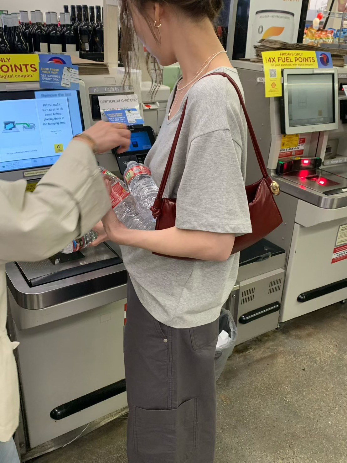 B58.糖果女孩U領彈Q素色TEE