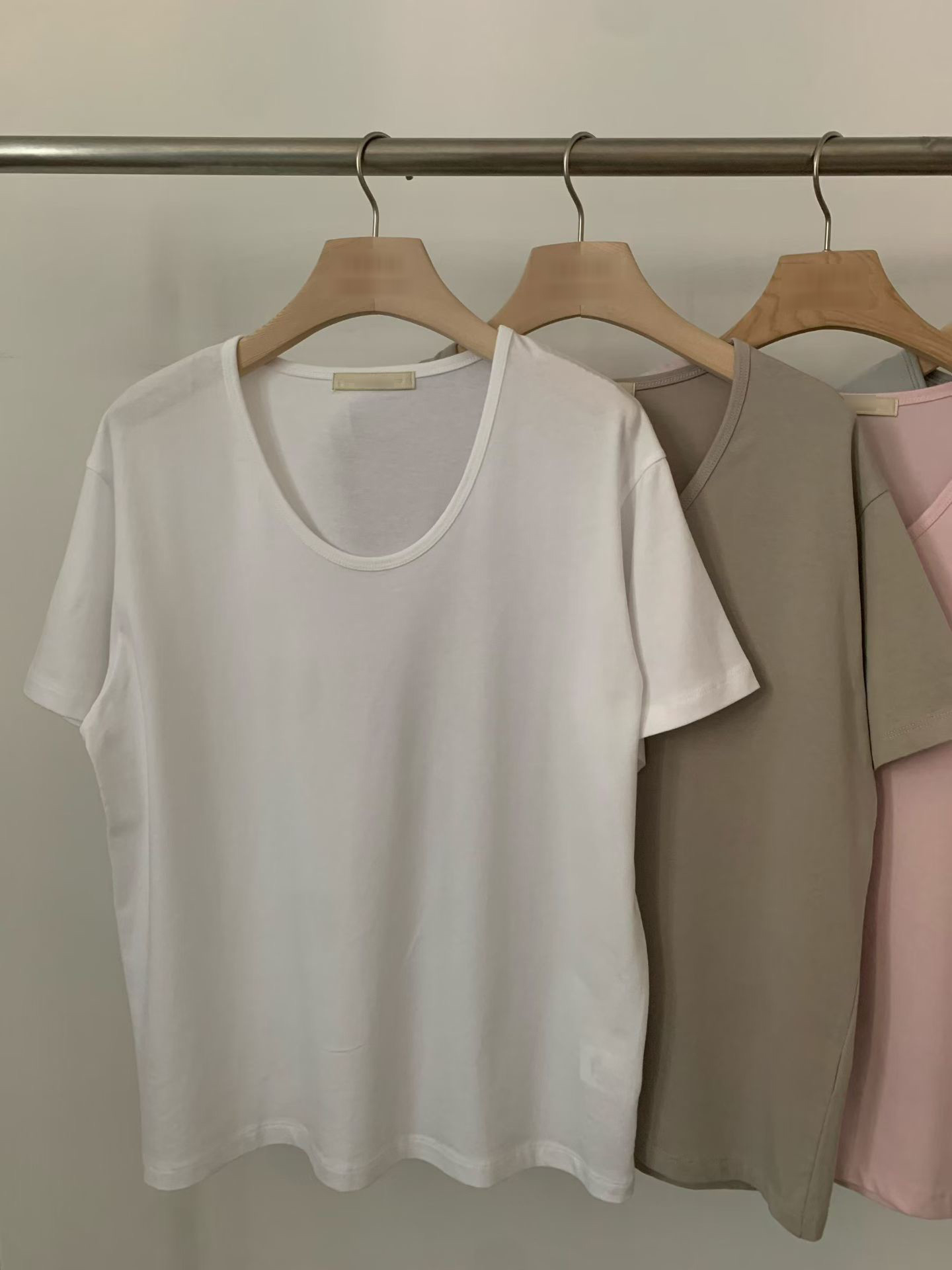 B58.糖果女孩U領彈Q素色TEE