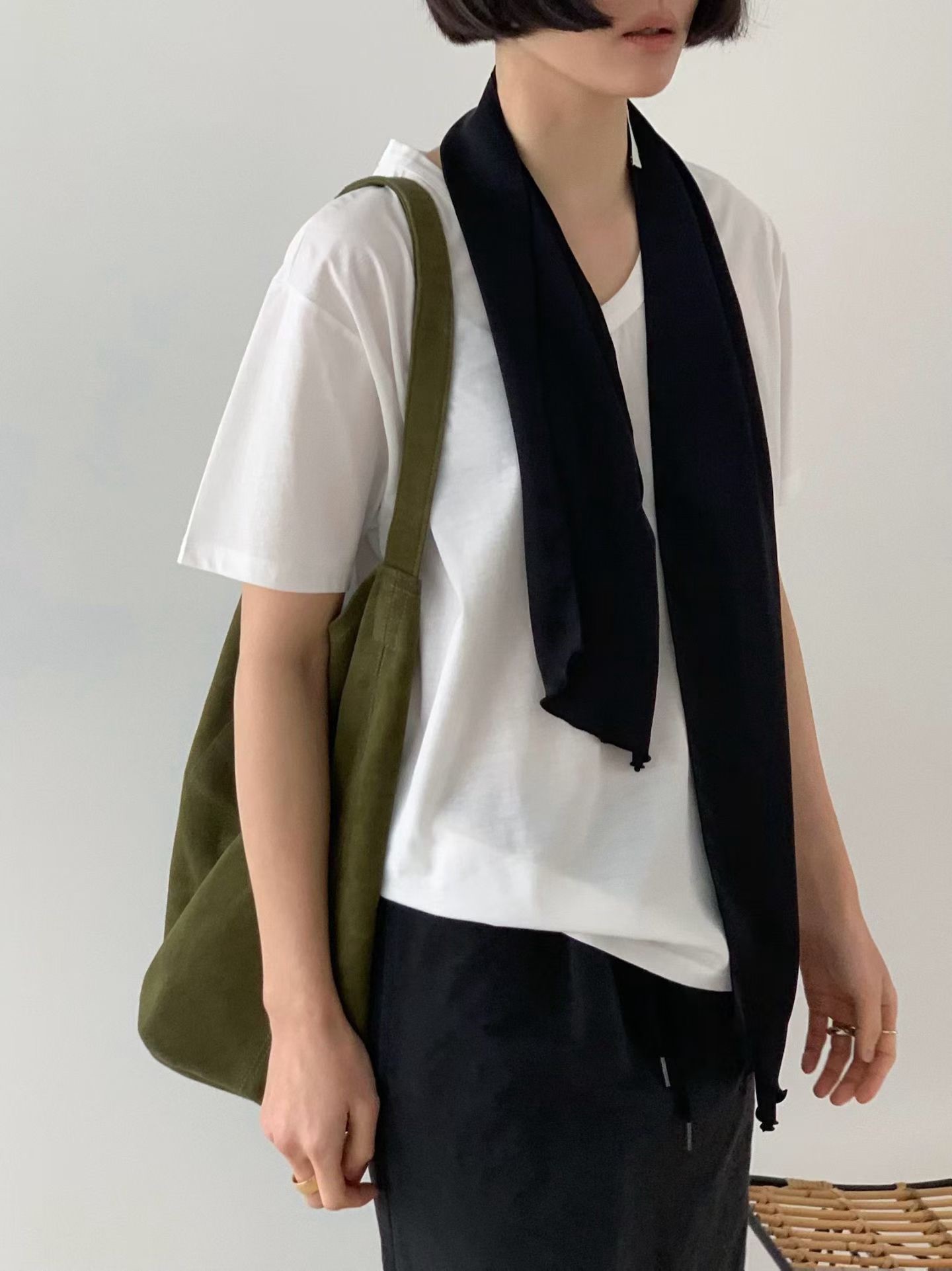 A41.JP家零失誤小V領絲光棉TEE