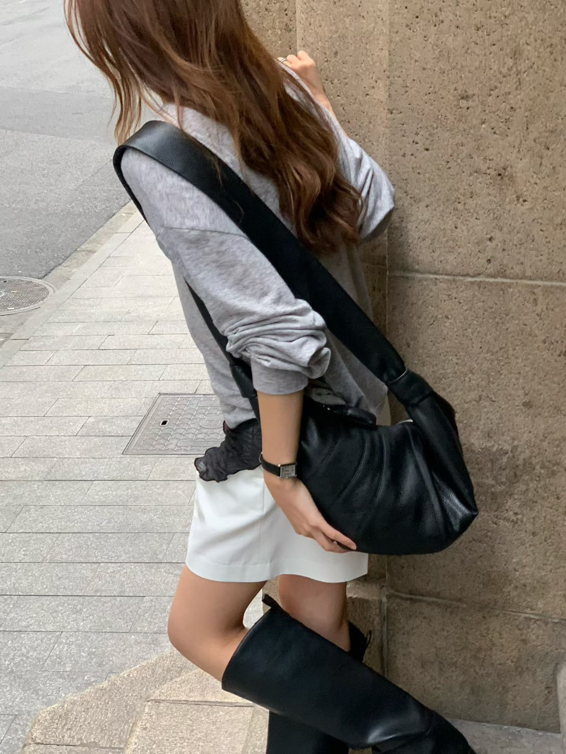 A04.大V家素雅圓領薄針織上衣