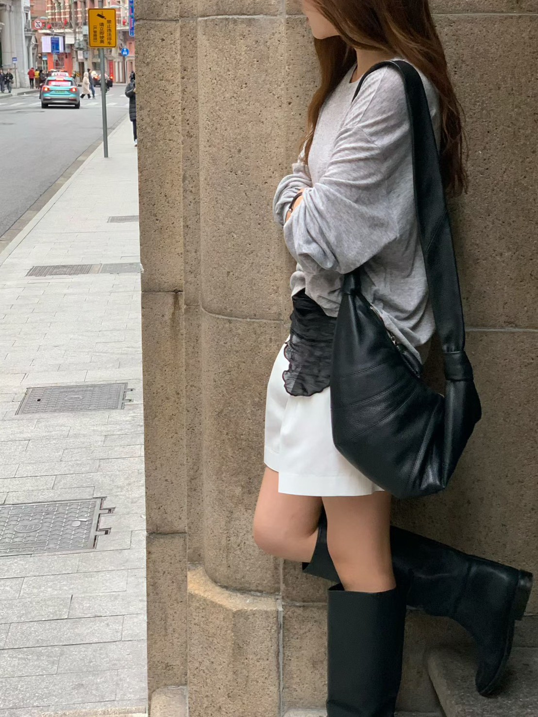 A04.大V家素雅圓領薄針織上衣