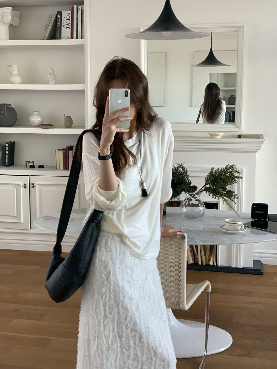 A04.大V家素雅圓領薄針織上衣