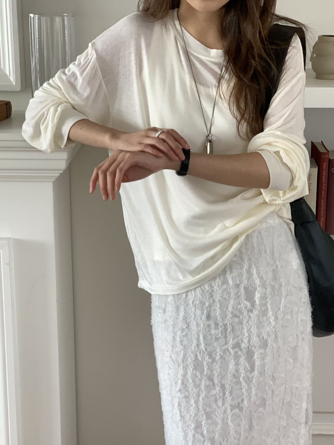 A04.大V家素雅圓領薄針織上衣