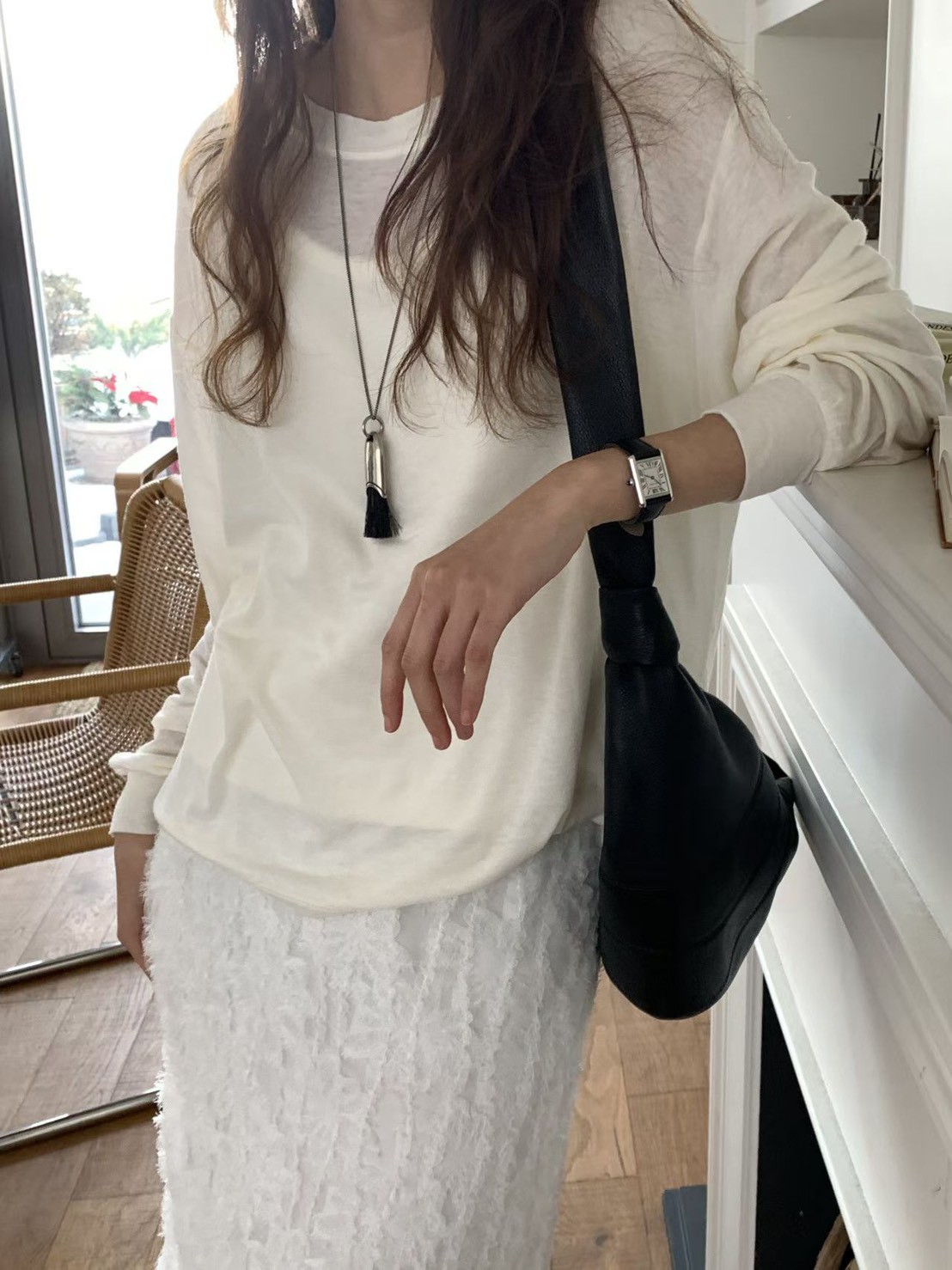 A04.大V家素雅圓領薄針織上衣