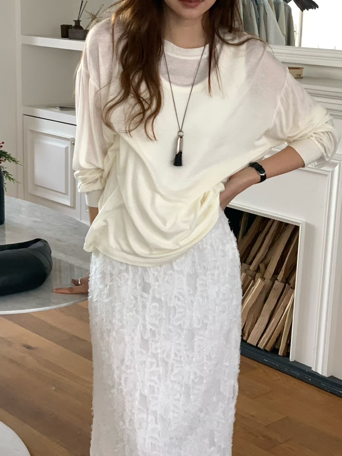 A04.大V家素雅圓領薄針織上衣