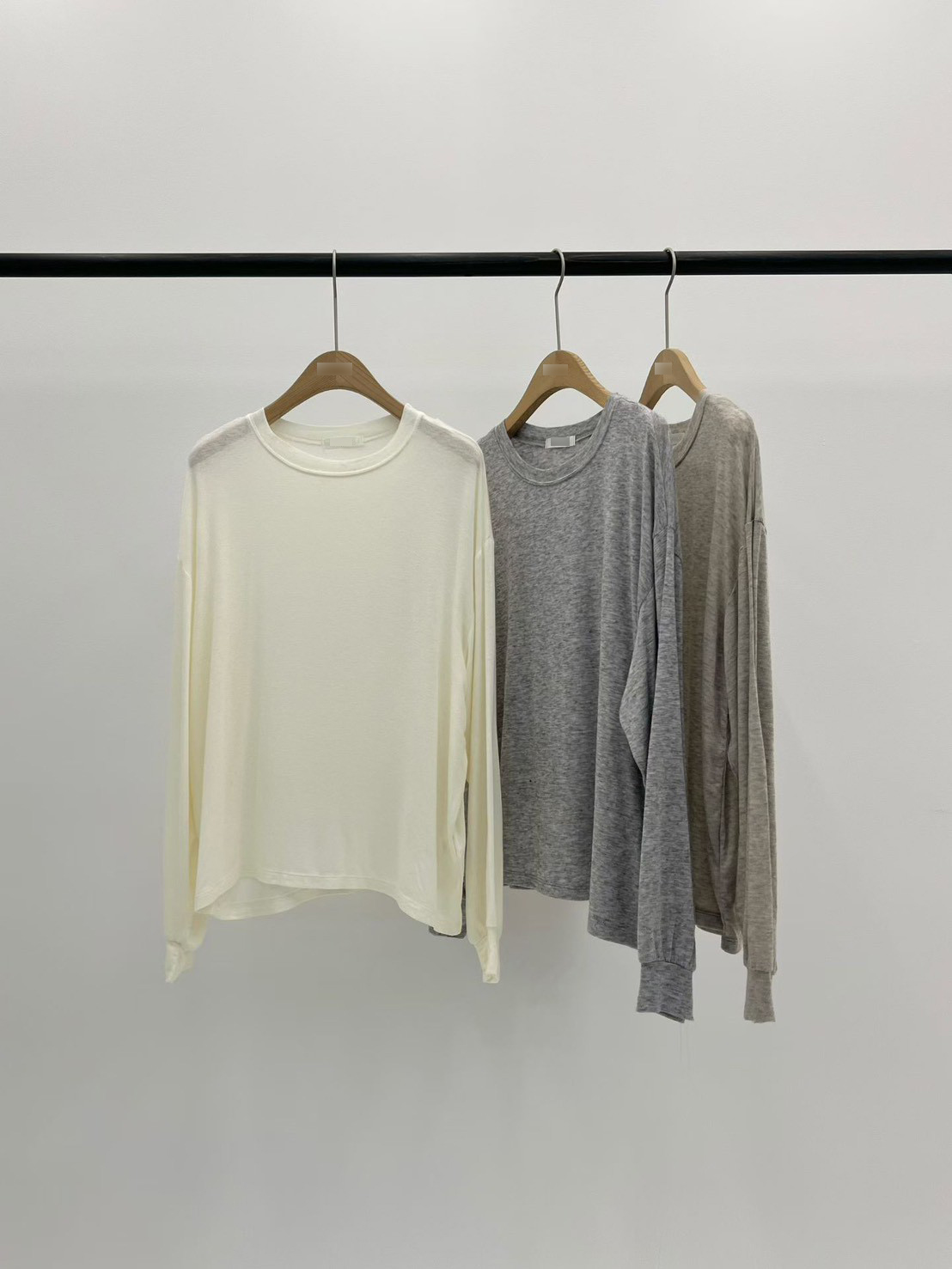 A04.大V家素雅圓領薄針織上衣