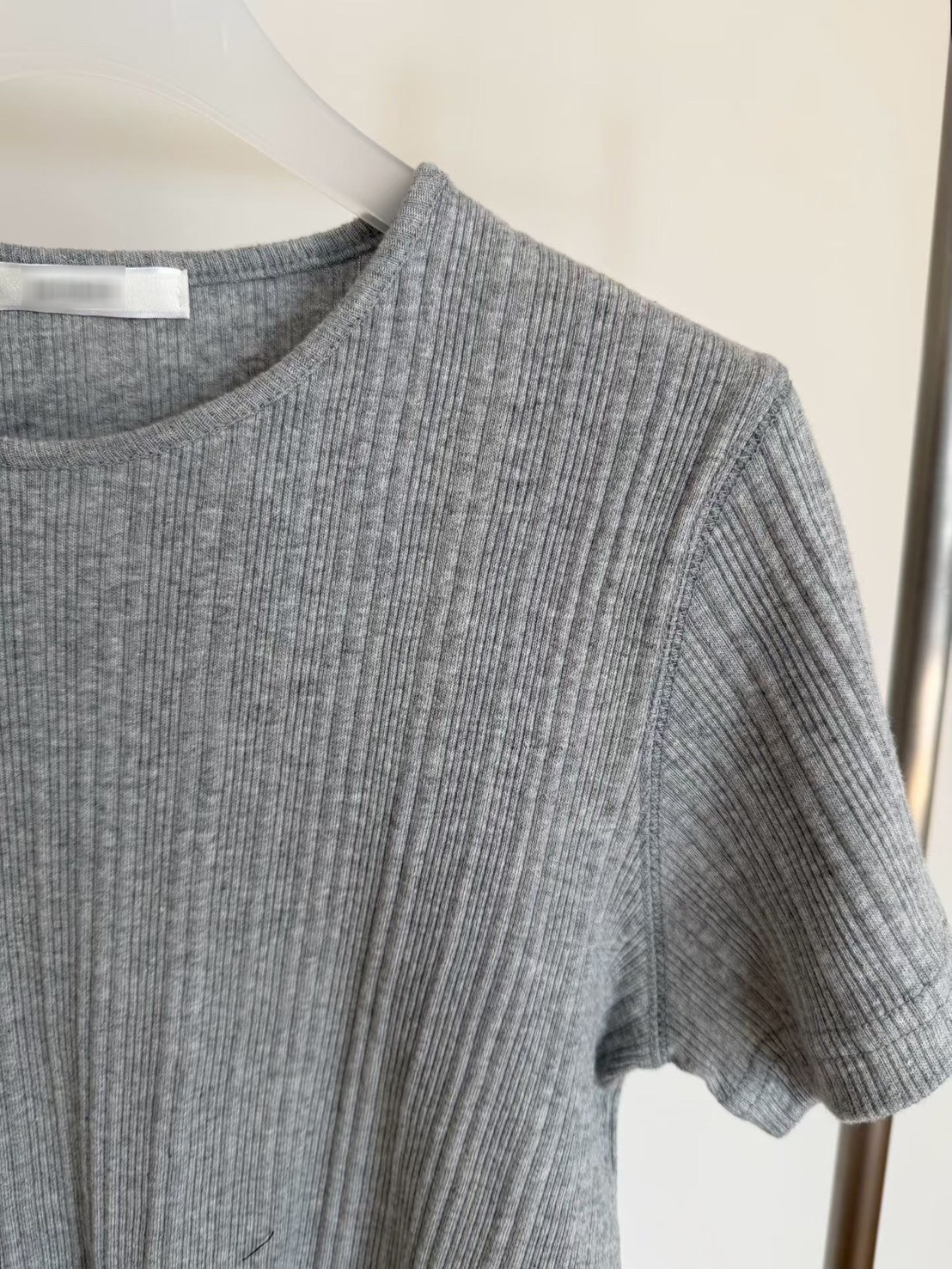 A34.瘦瘦歐膩直坑條彈性短袖TEE