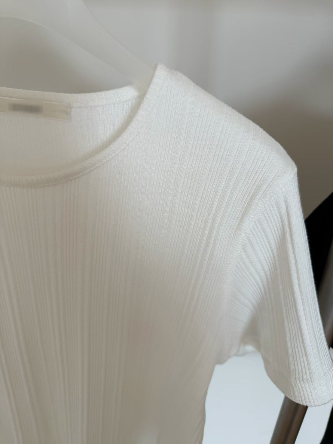 A34.瘦瘦歐膩直坑條彈性短袖TEE