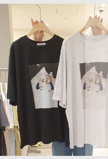 B63.小臉歐膩畫報塗鴉寬鬆TEE