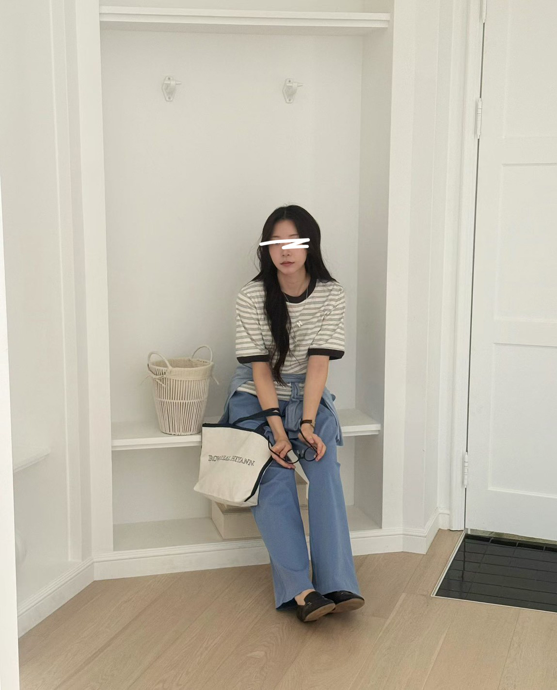 B02.休閒風細線條紋TEE