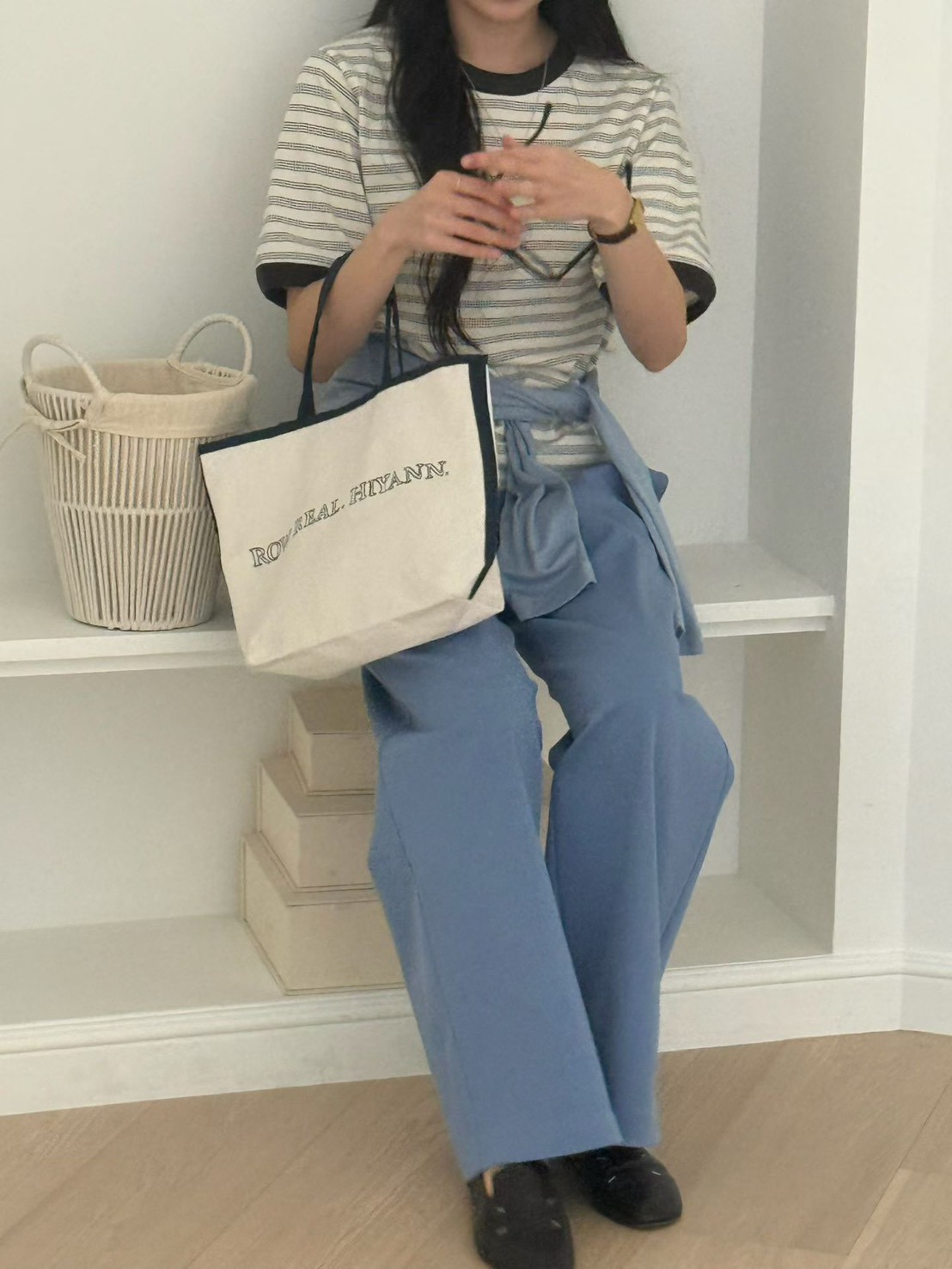 B02.休閒風細線條紋TEE