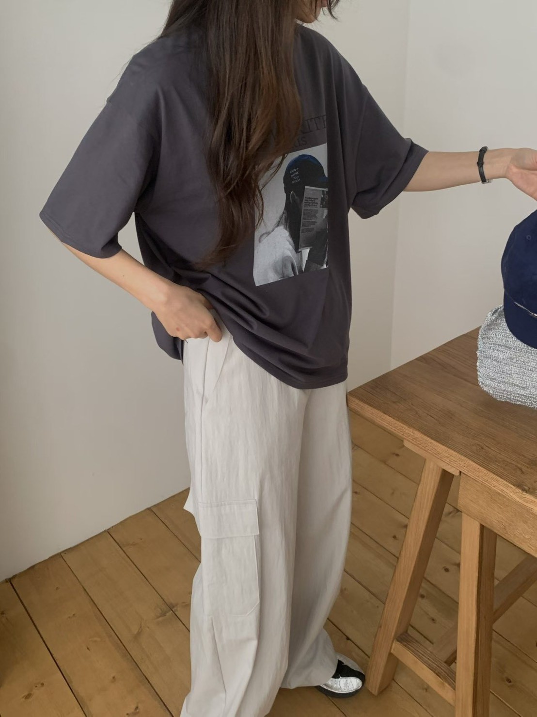 B72.小臉歐膩巴黎女孩寬鬆TEE