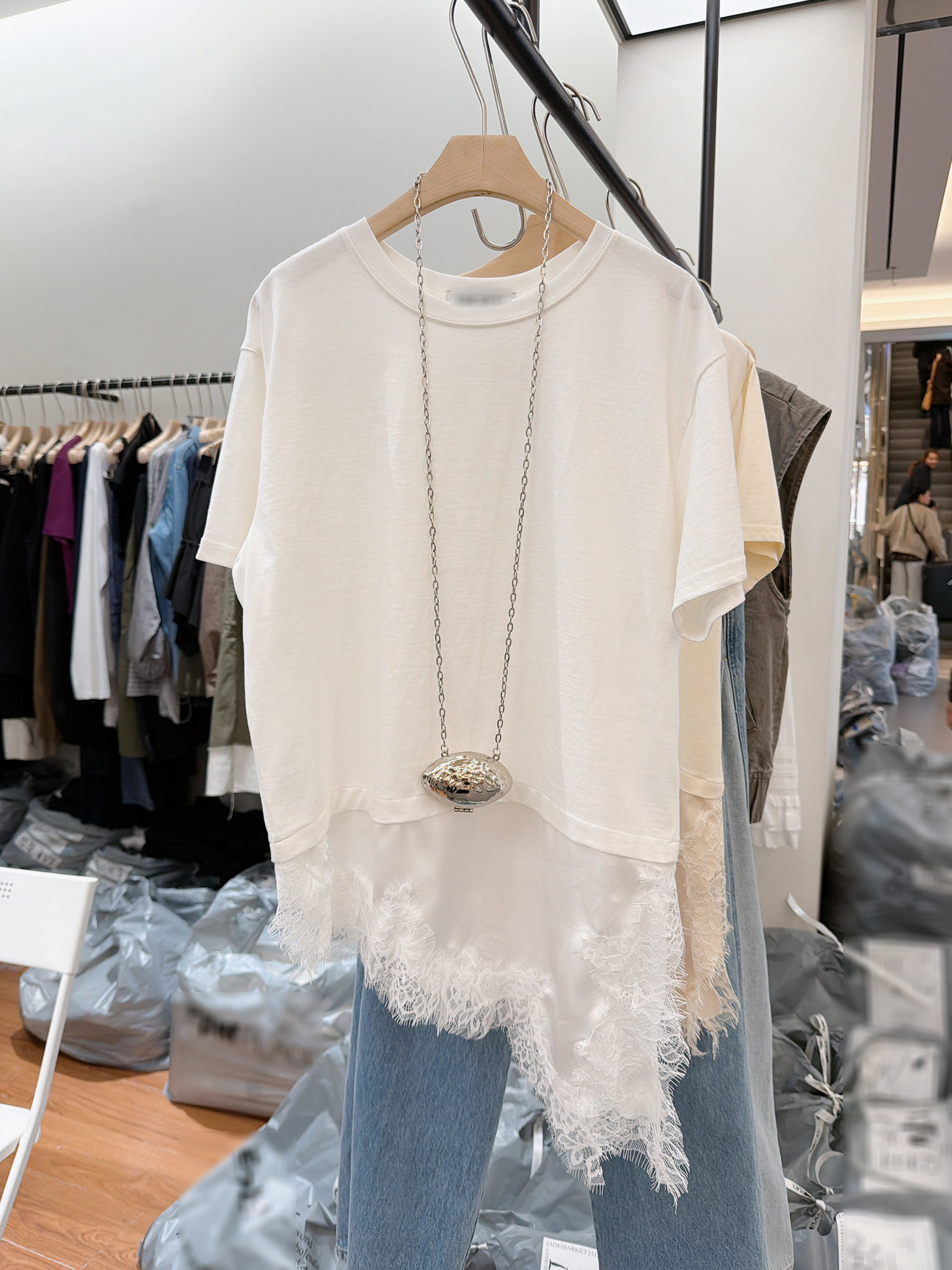 斜線下擺睫毛蕾絲TEE