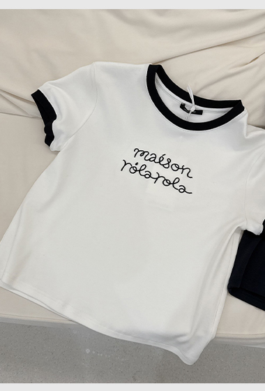 B37.撞色滾邊圓圓繡字TEE