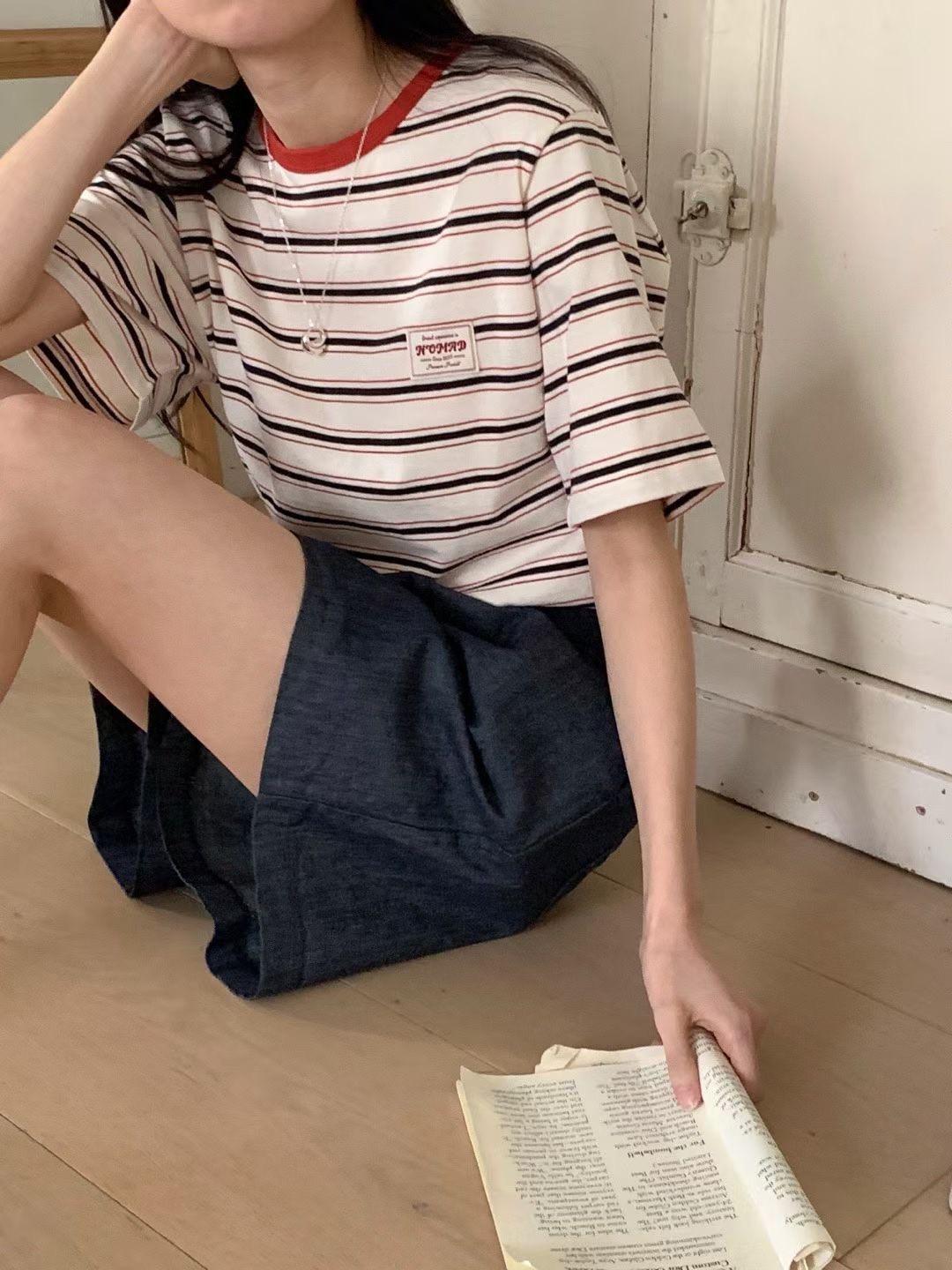 B50.亮眼復古橘寬條TEE