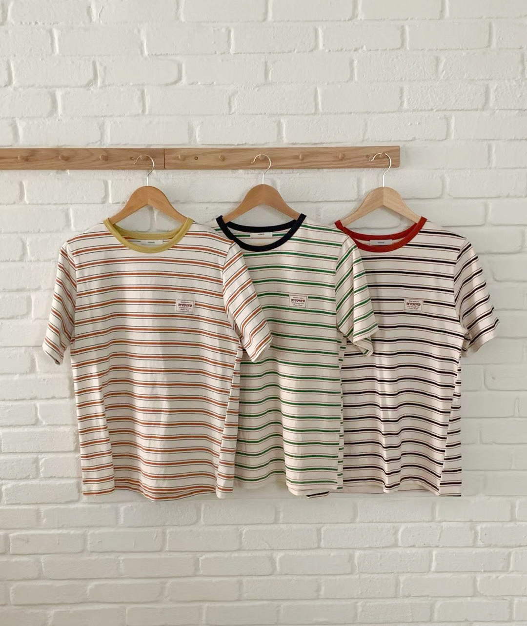 B50.亮眼復古橘寬條TEE