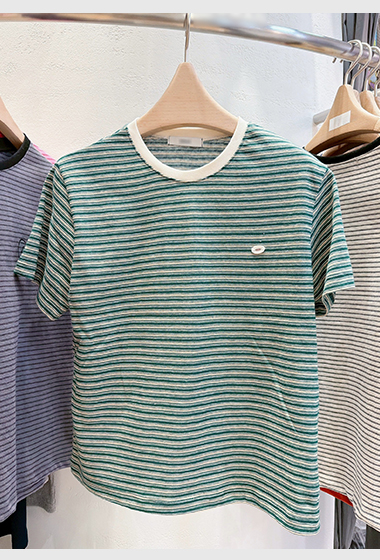 B51.色彩條紋顯瘦TEE