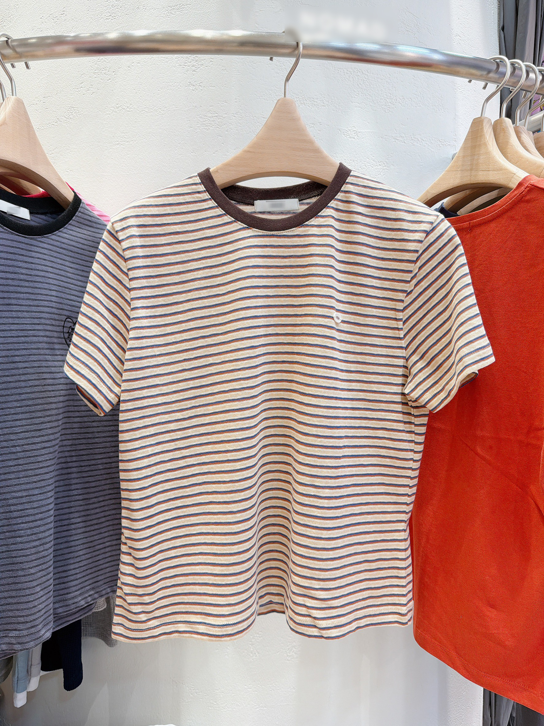 B51.色彩條紋顯瘦TEE