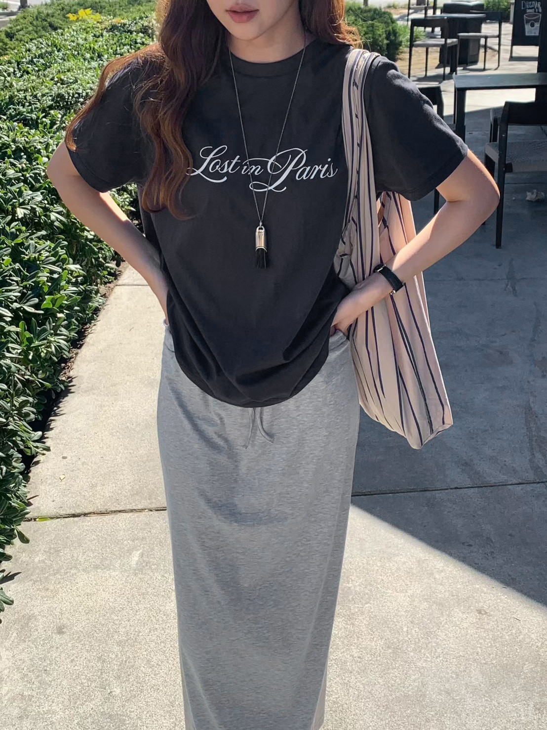 B20.大V家時尚草寫TEE