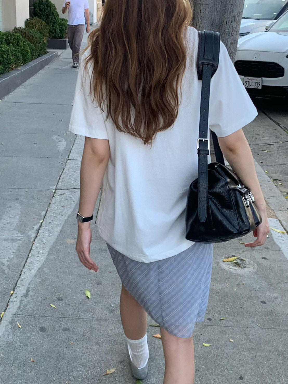 B20.大V家時尚草寫TEE