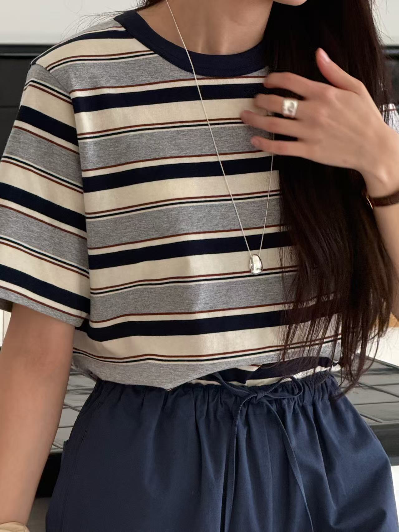 B10.復古配色條紋TEE