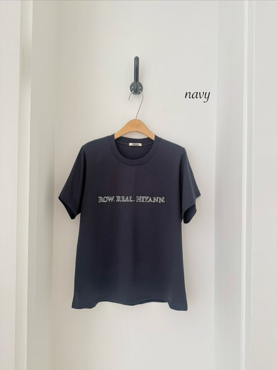 B05.時尚英文休閒字TEE
