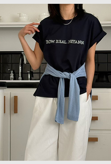 B05.時尚英文休閒字TEE