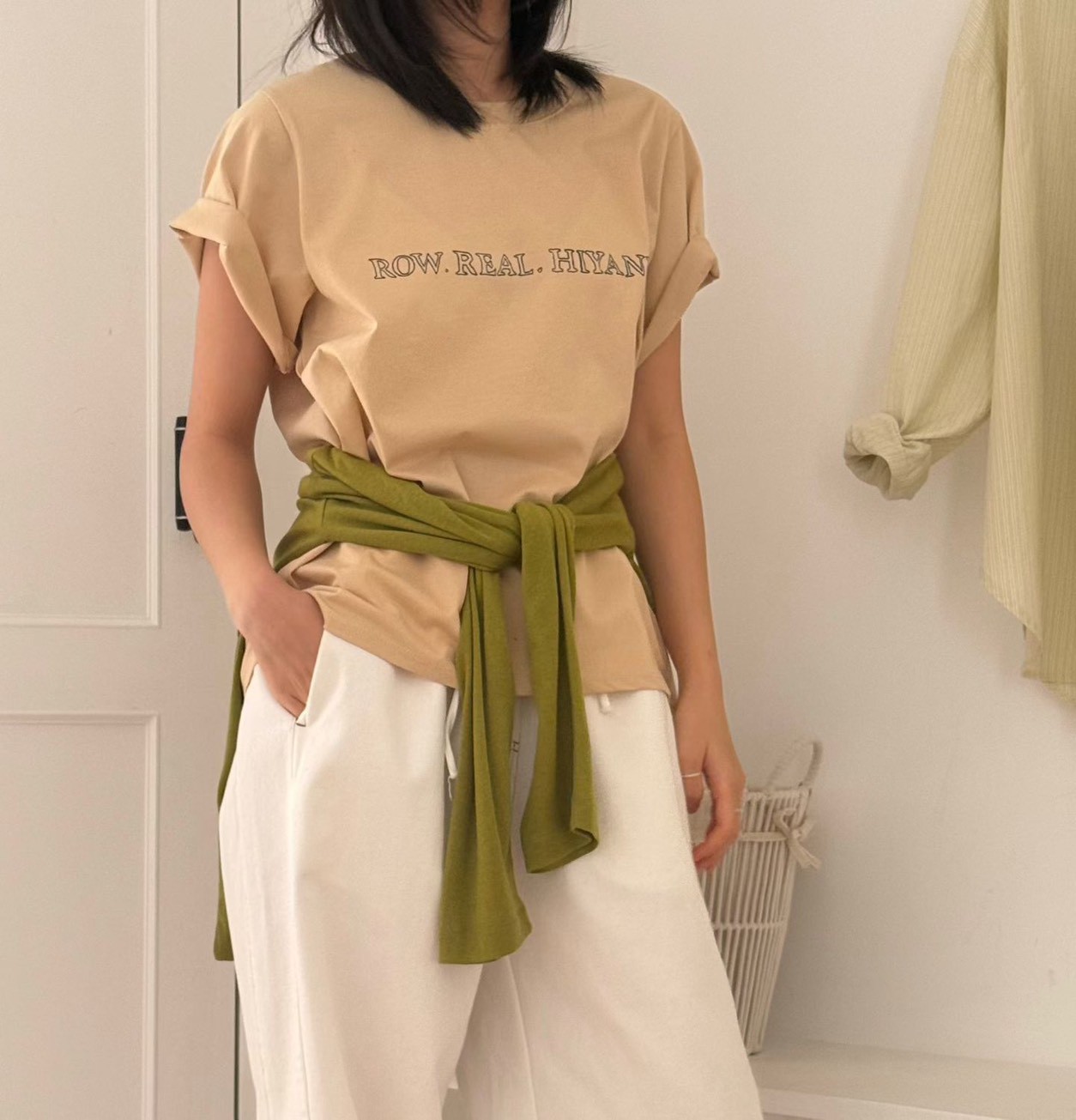 B05.時尚英文休閒字TEE