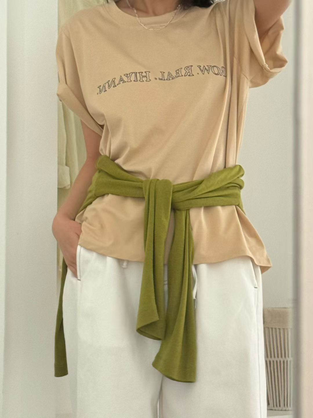 B05.時尚英文休閒字TEE