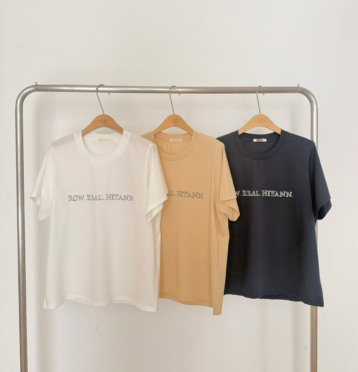 B05.時尚英文休閒字TEE