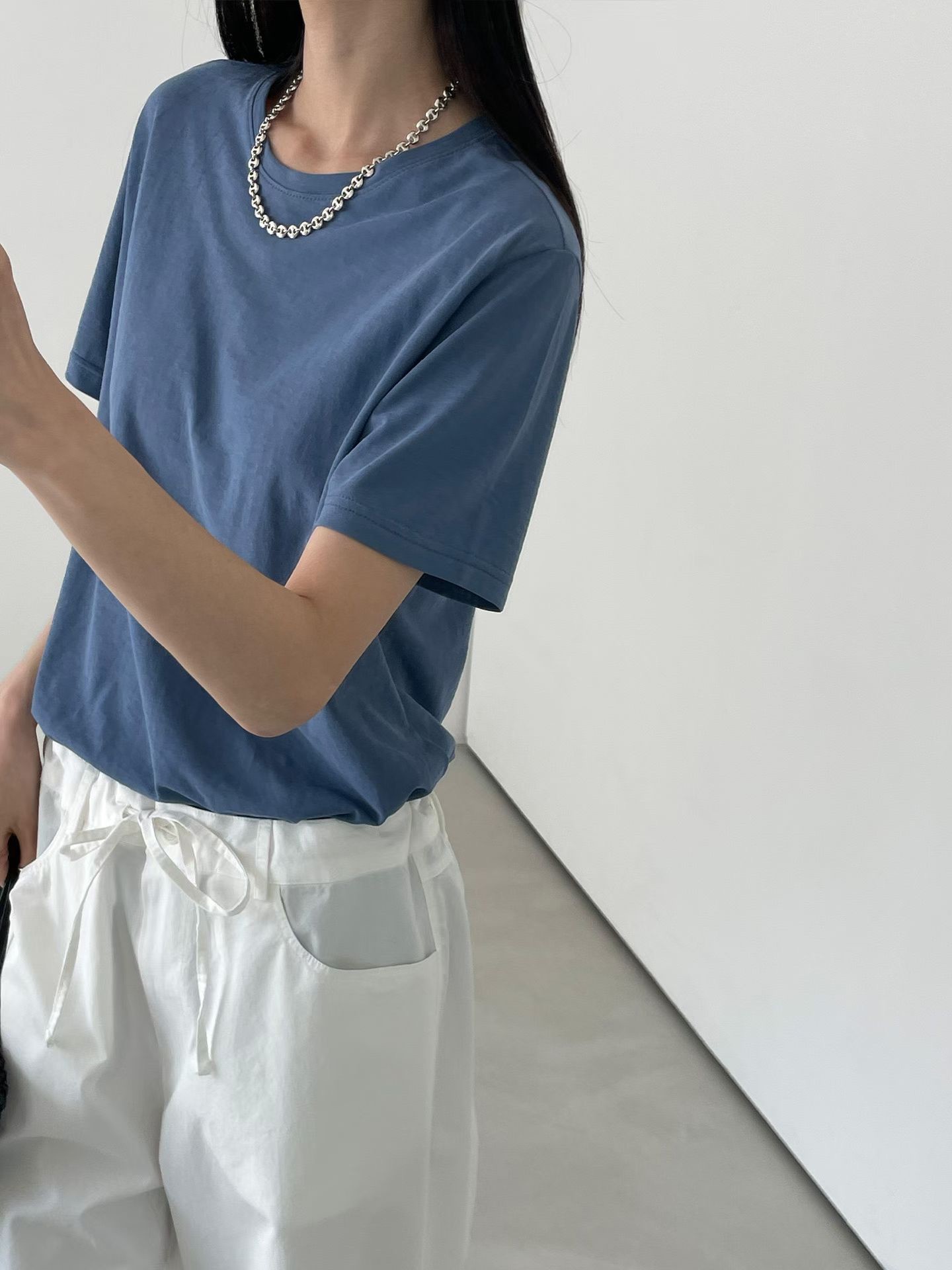 B64.舒適圓領素雅TEE