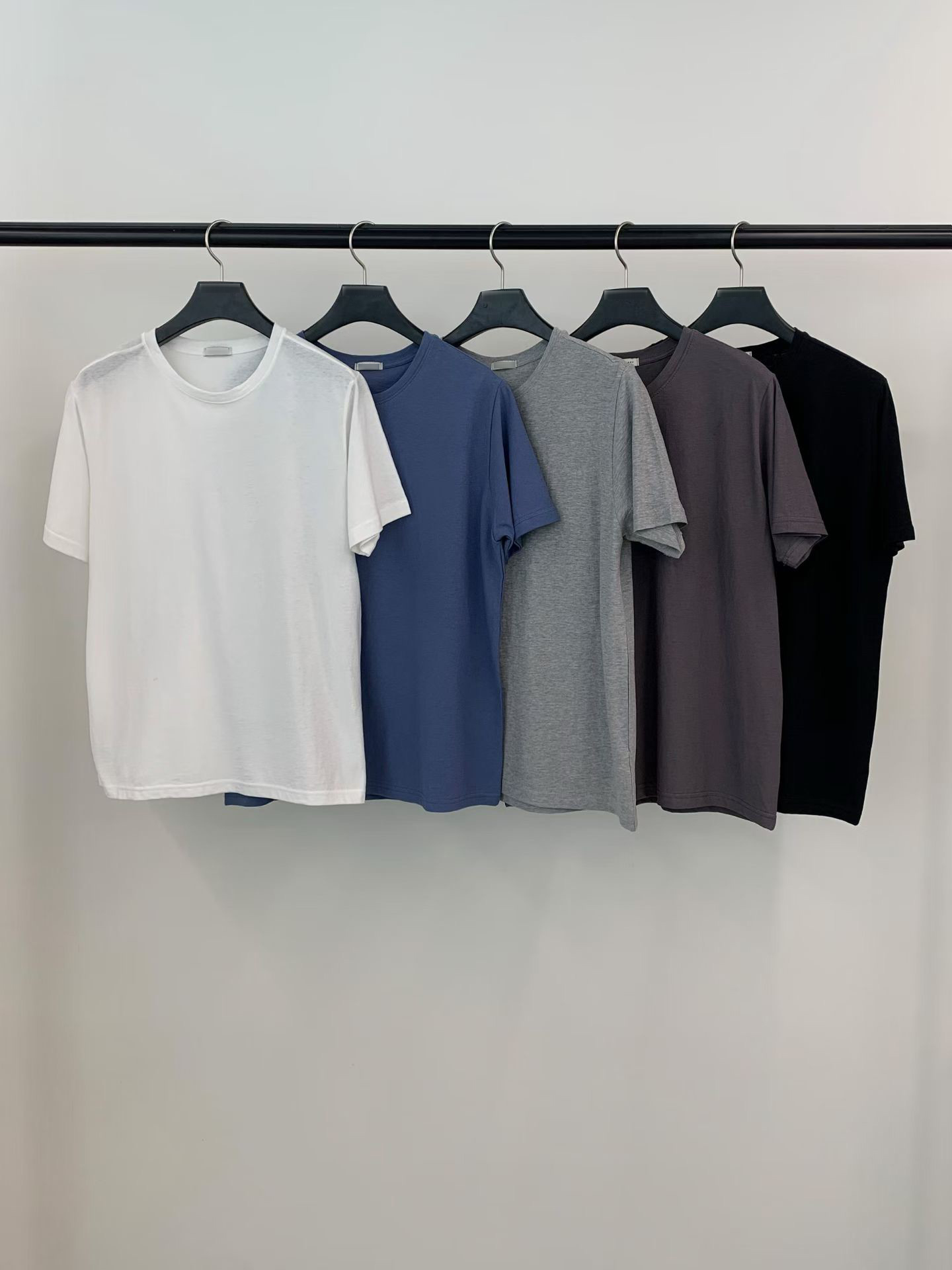 B64.舒適圓領素雅TEE